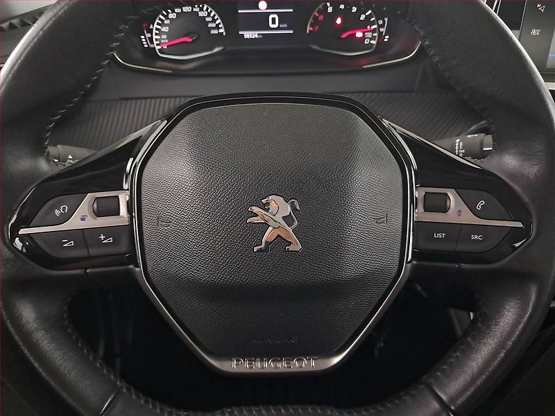 Peugeot 2008 (2020) Active 1.2 PureTech, ČR,1.maj - fotka 17 z 19