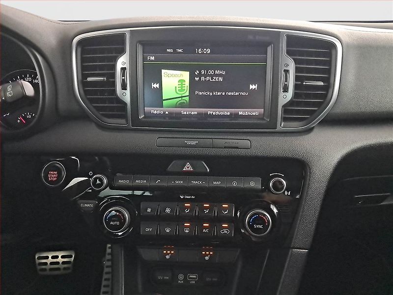 Kia Sportage (2016) GT Line 2.0 CRDi, 4X4 - fotka 12 z 20