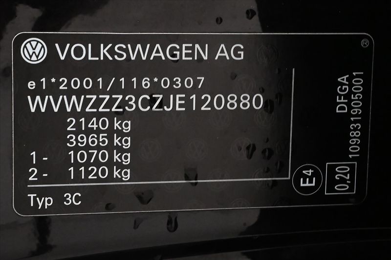 Volkswagen Passat 2,0 TDI 110 kW COMFORTLINE Zár - fotka 12 z 28