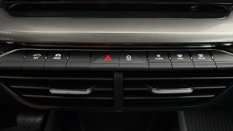 Škoda Octavia 2.0 TDI DSG Ambition Combi - fotka 13 z 25