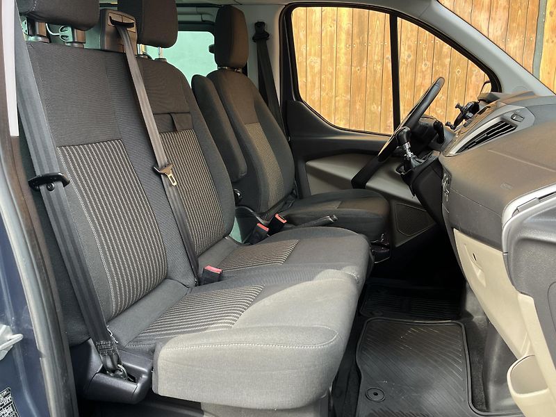 Ford Tourneo Custom (2014) 2,2TDCi 9míst PO VELKÉM SERVIS - fotka 19 z 21