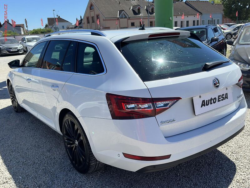 Škoda Superb (2015) 2.0 TDi, Style, DSG - fotka 6 z 20
