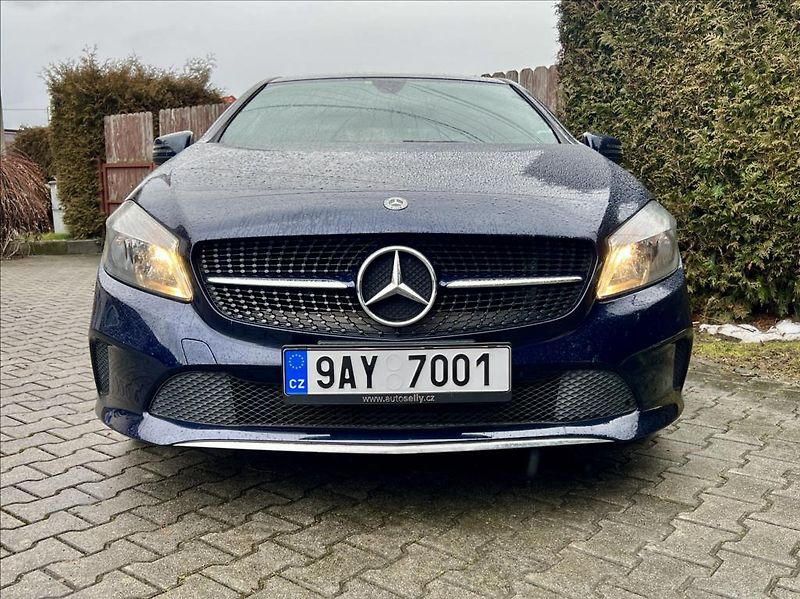 Mercedes-Benz Třídy A 180 d Sport automat - fotka 9 z 45