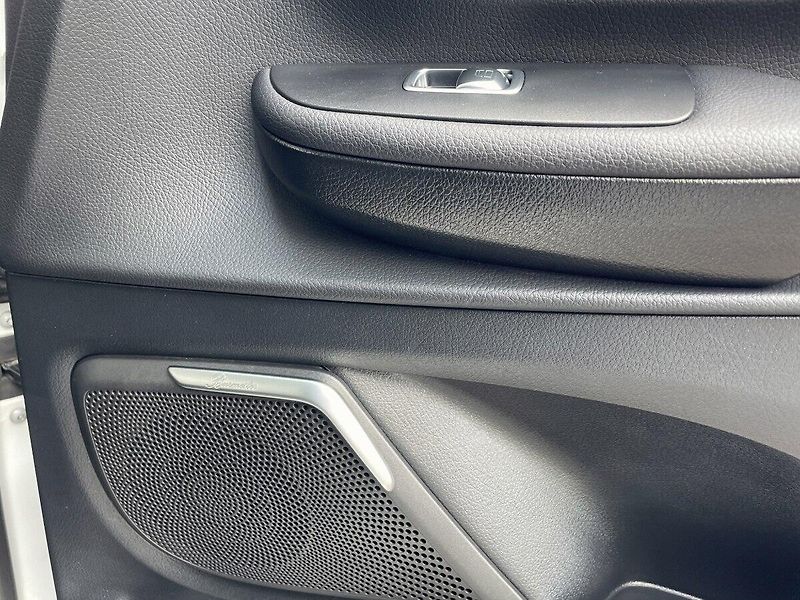 Mercedes-Benz Třídy V (2023) 300D L Exclusive AMG 4Matic 7m - fotka 20 z 24