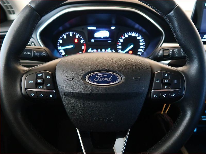 Ford Focus (2020) 1.0 EcoBoost, Tempomat - fotka 15 z 15
