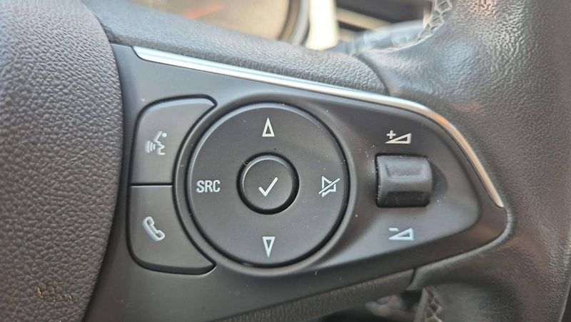 Opel Crossland Elegance F 1.5 DTH (81kW/110HP - fotka 23 z 42