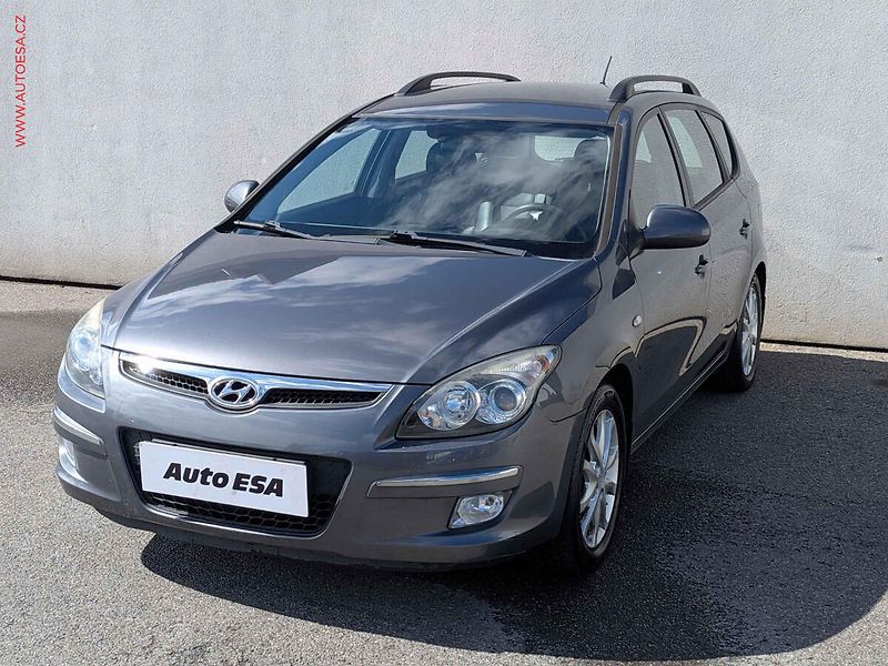Hyundai i30 (2009) 1.6CVV-T, 2.maj,ČR, AC, kůže - fotka 3 z 14