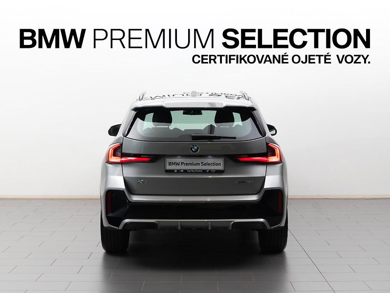 BMW X1 sDrive18i - fotka 4 z 22