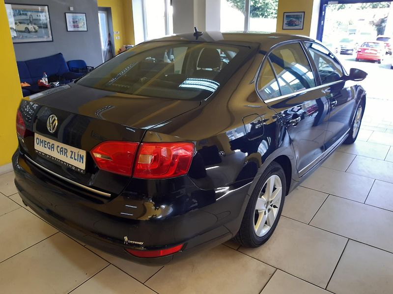 Volkswagen Jetta 1.2 TSI DigiKlima 33000km!! - fotka 6 z 22