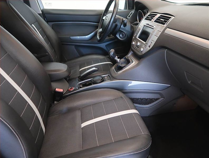 Ford Kuga (2009) 2.0 TDCi, 4X4, Navi, Tempomat - fotka 9 z 12