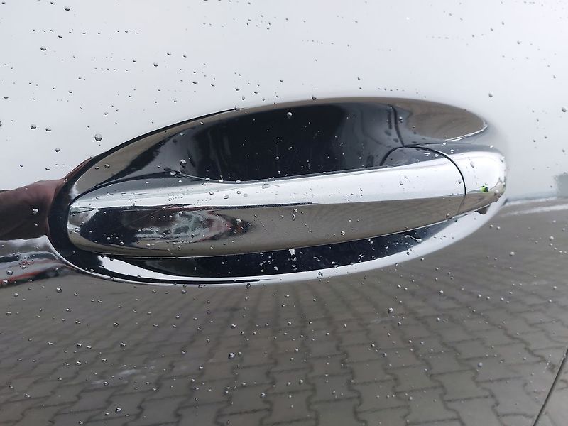 Mercedes-Benz GLA GLA180d - fotka 25 z 26