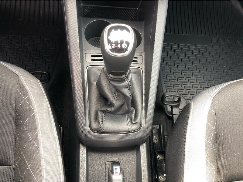 Škoda Fabia III Ambition 1.0 MPI /44kW - fotka 21 z 28