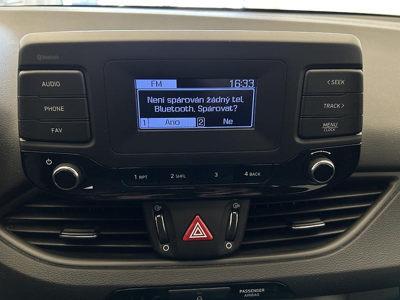 Hyundai i30 1.5 GDi Start Plus kombi - fotka 10 z 21