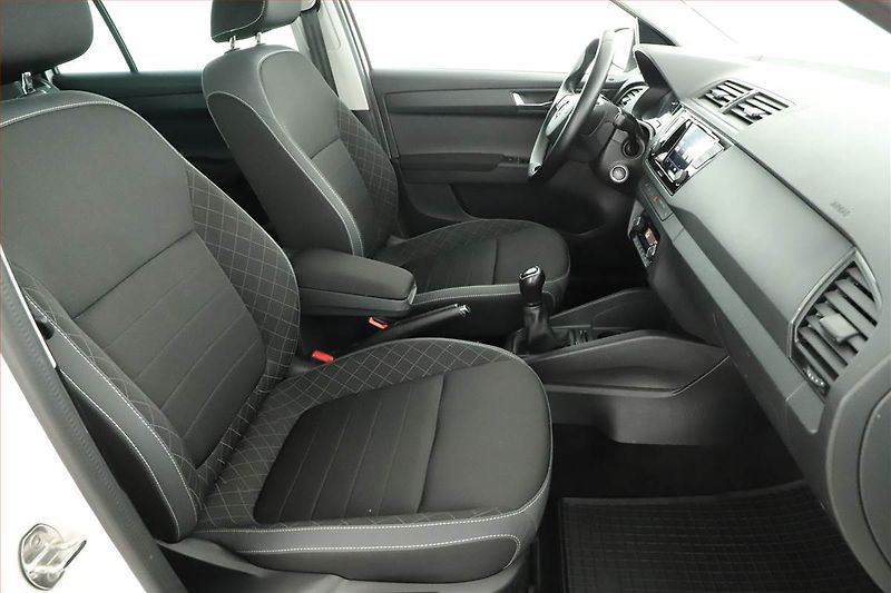 Škoda Fabia (2022) Style 1.0 TSI, Tempomat - fotka 7 z 14