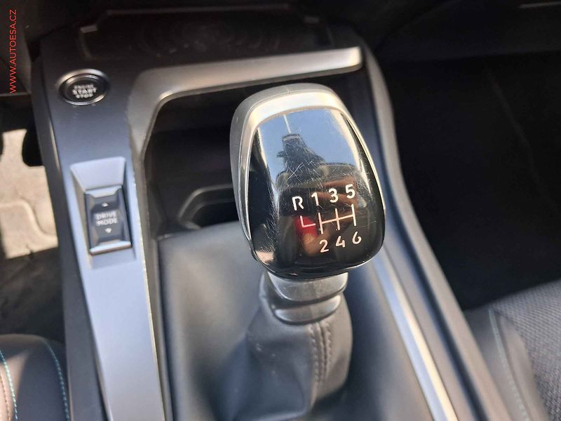 Peugeot 308 (2022) 1.2PT, Allure - fotka 12 z 18