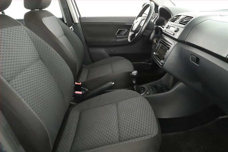 Škoda Fabia (2010) 1.6 TDI, nová STK - fotka 7 z 13