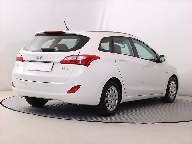 Hyundai i30 (2013) 1.6 CRDi, Serv.kniha - fotka 5 z 15