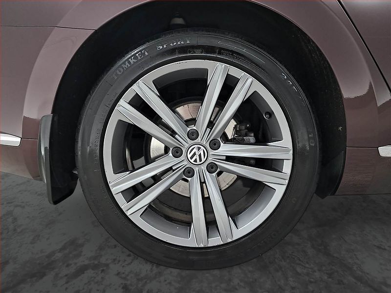 Volkswagen Arteon (2018) R-line 2.0 TDI - fotka 15 z 19