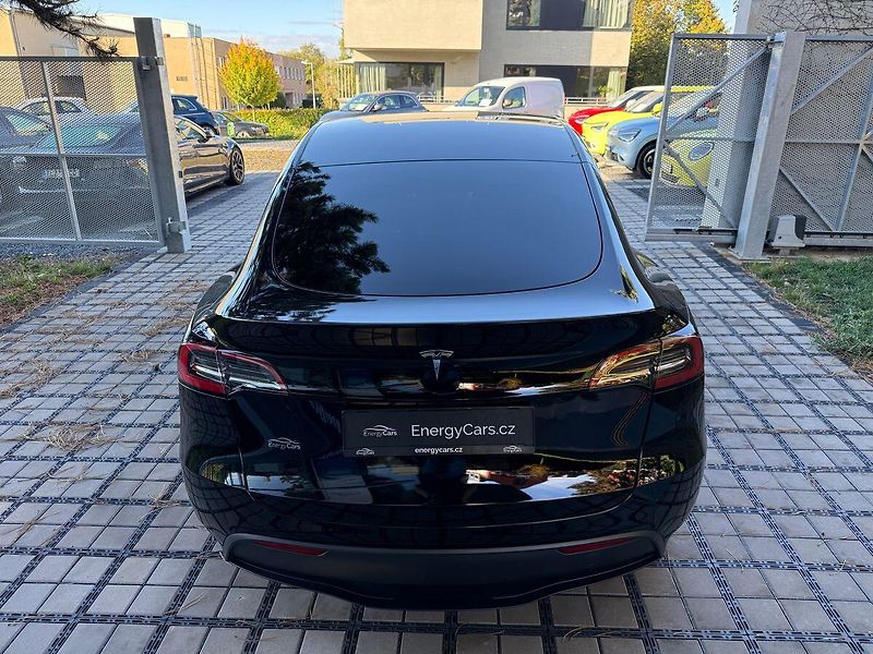 Tesla Model Y Standart Range LFP - fotka 37 z 40