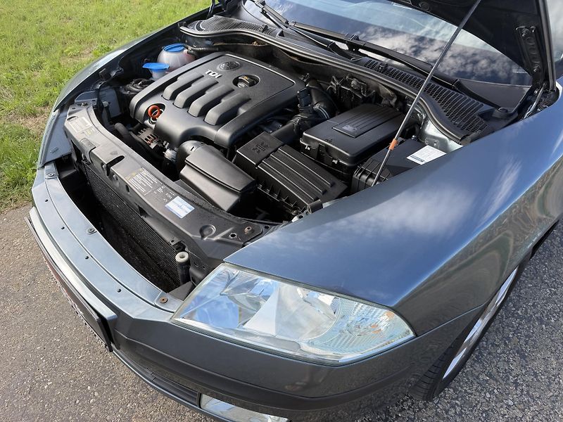 Škoda Octavia 2,0TDI 103kW Elegance BEZ DPF - fotka 53 z 57