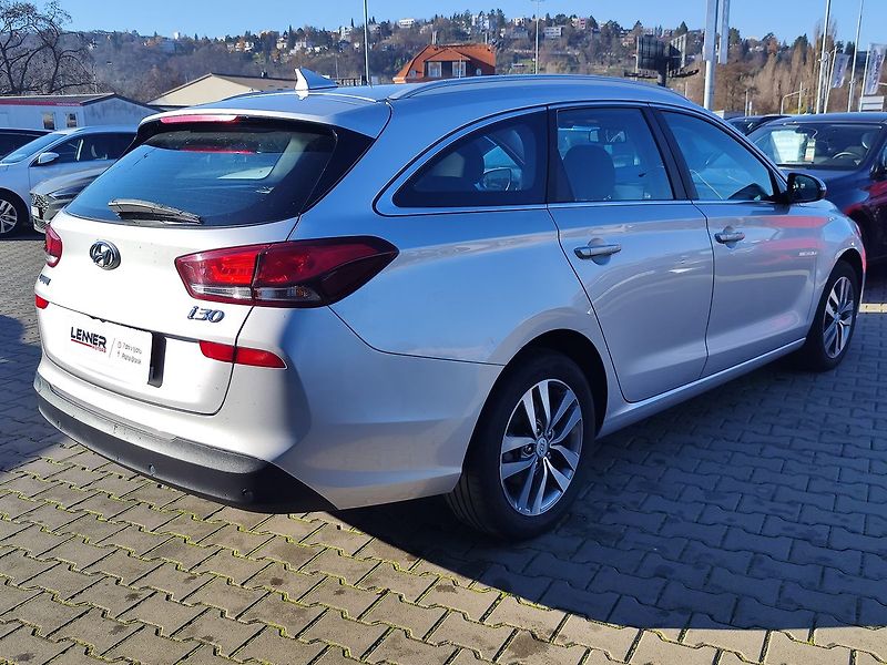 Hyundai i30 1.6 CRDI/85kW Style Navi - fotka 5 z 29