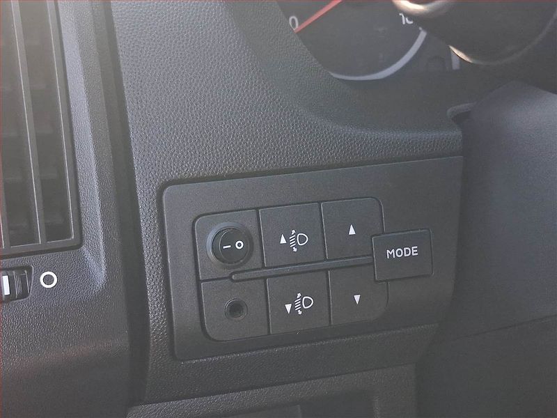 Citroën Jumper (2012) 2.2 HDi, L2H2, 1.0t, ČR - fotka 14 z 19