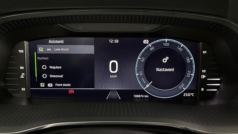 Škoda Octavia 2.0 TDI Ambition Combi - fotka 10 z 23