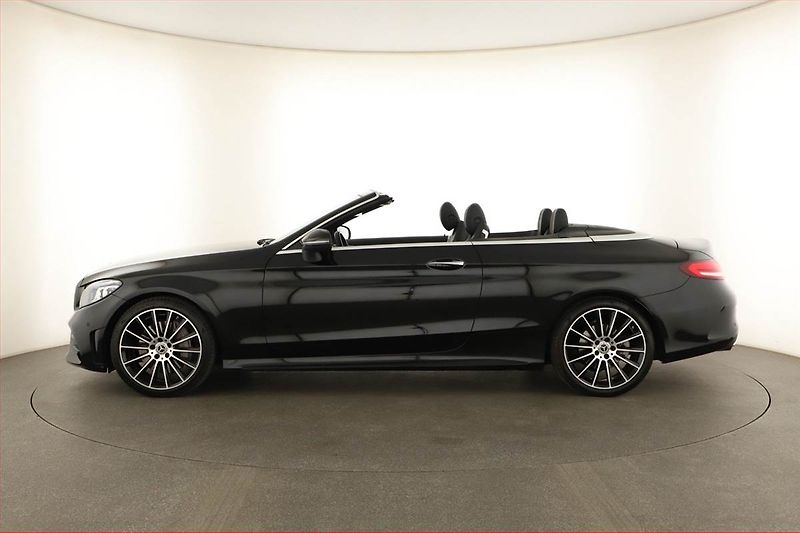 Mercedes-Benz Třídy C (2021) C 300 - fotka 3 z 22