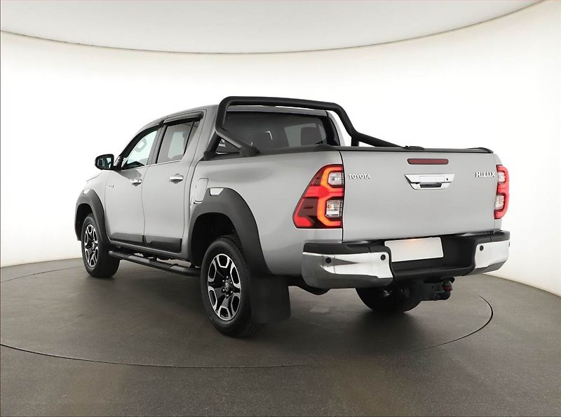 Toyota Hilux (2025) 2.8 D-4D MHEV - fotka 4 z 21