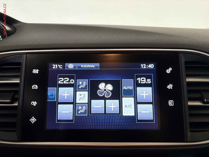 Peugeot 308 (2016) 1.2PT SW, ČR, AC, navi - fotka 15 z 16