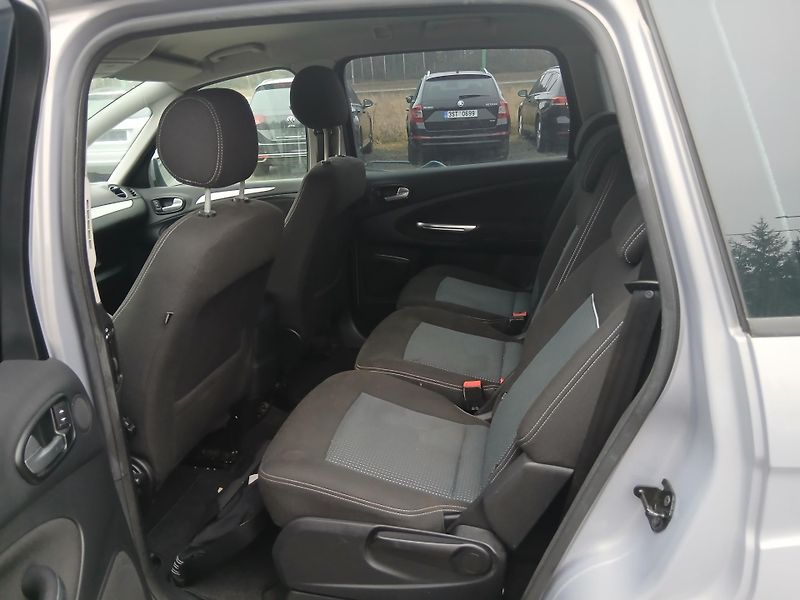 Ford S-MAX 2.0 TDCI, AUTOMAT - fotka 31 z 32