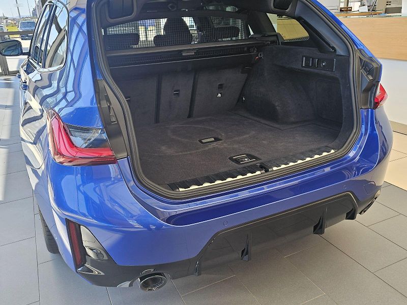 BMW Řada 3 320d xDrive M paket - fotka 9 z 34