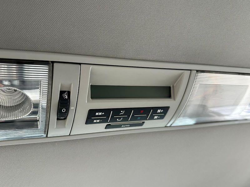 Volkswagen Multivan (2006) 2.5TDi, 128KW, HIGHLINE - fotka 24 z 26