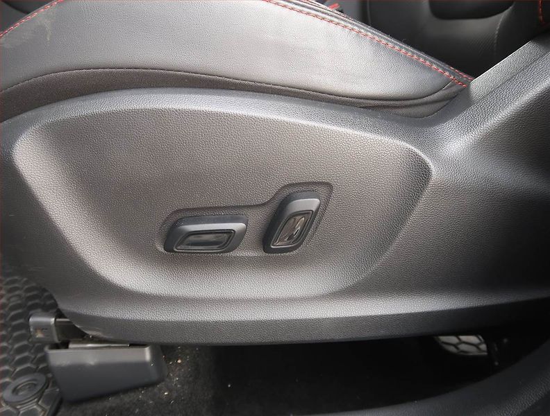 MG ZS (2023) Exclusive 1.0 Turbo, Automat - fotka 17 z 19