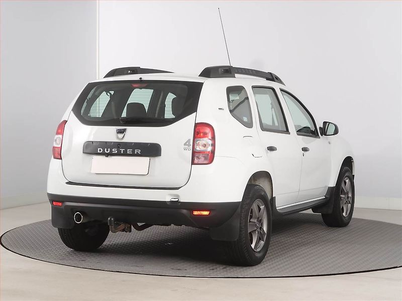 Dacia Duster (2016) 1.6 SCe, 4X4, Park. senzory - fotka 5 z 15