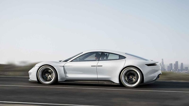 Porsche Mission E.