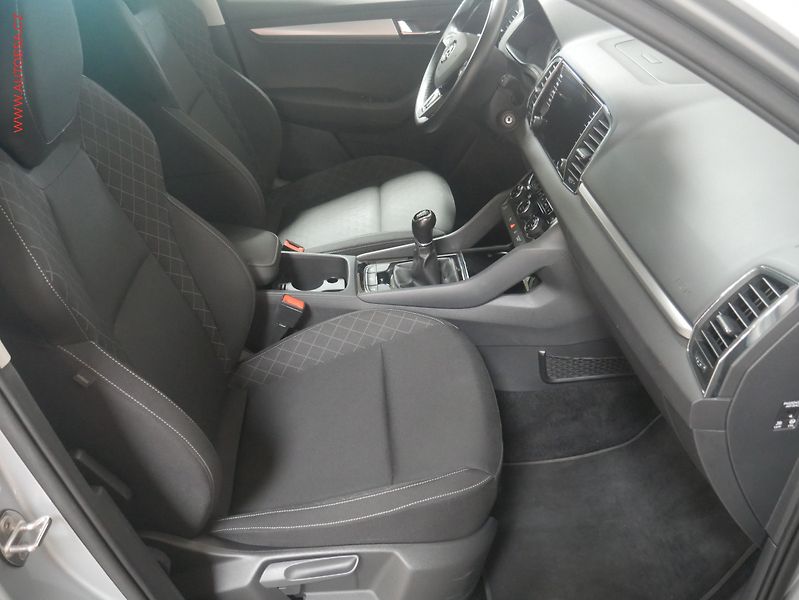 Škoda Karoq (2019) 2.0 TDi, Ambition, LED, navi - fotka 13 z 24