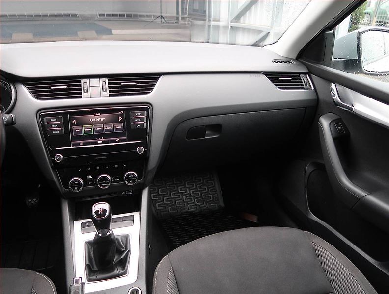 Škoda Octavia (2019) 1.6 TDI, Tempomat - fotka 8 z 15
