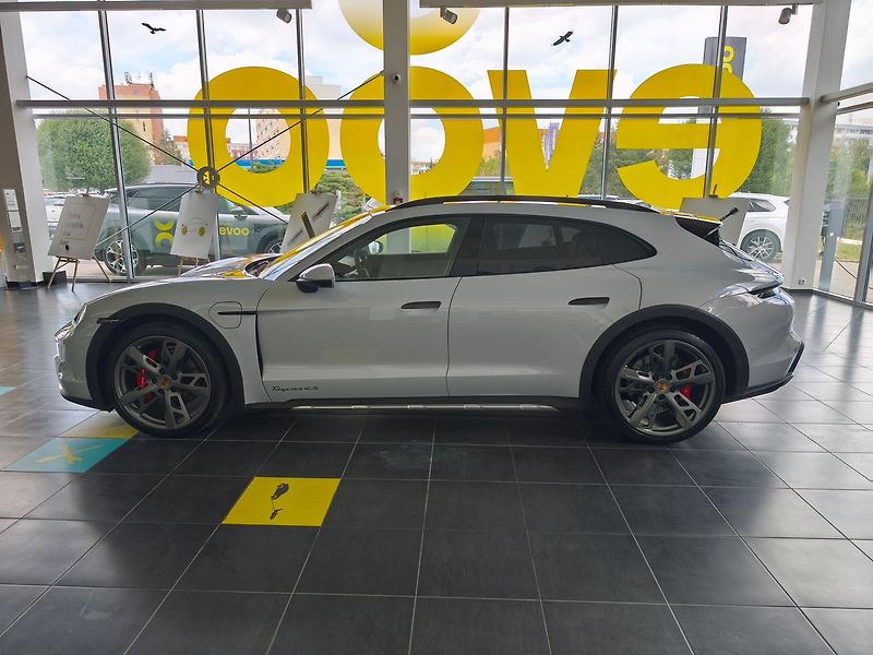 Porsche Taycan CT HD Matrix Pano - fotka 7 z 18