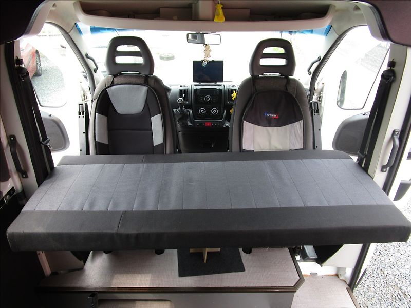 Peugeot Boxer 2.2HDi, Obytný, 5 míst - fotka 29 z 67