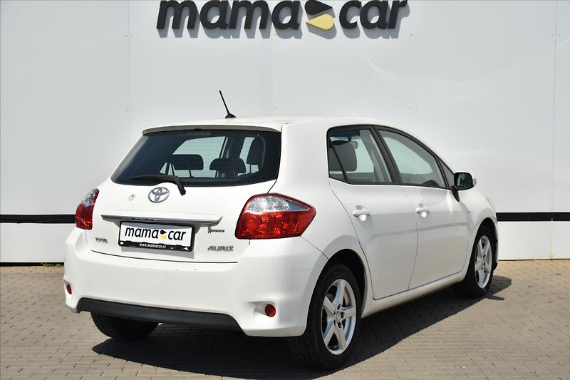 Toyota Auris 1.6 VVTI 97kW ČR - fotka 2 z 3