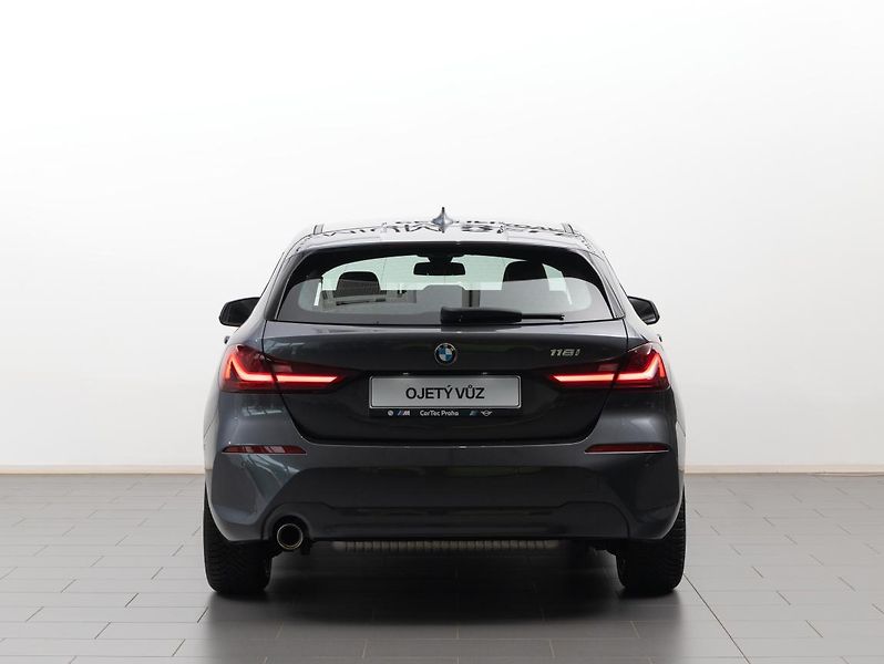 BMW Řada 1 118i - fotka 5 z 21