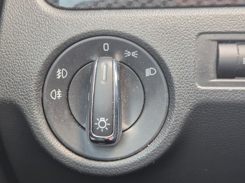Škoda Rapid (2015) Ambition 1.2 TSI 63 kW 5°manuá - fotka 25 z 27