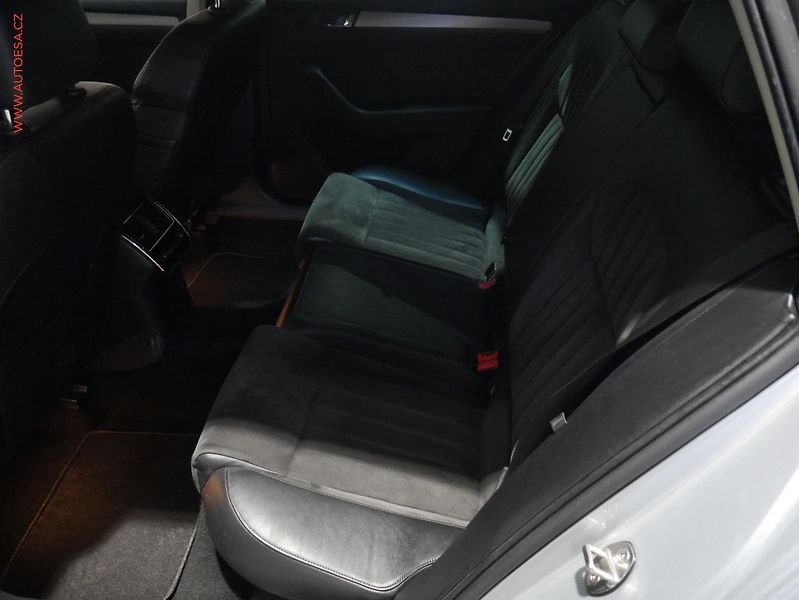 Škoda Superb (2018) 2.0TDi 4x4, ČR, Style, DSG - fotka 10 z 23