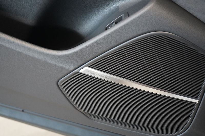 Audi Q8 TDI quattro 210 kW, S line - fotka 26 z 50