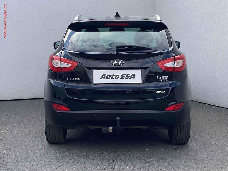 Hyundai ix35 (2015) 2.0CRDi 4WD, Style, navi, TZ - fotka 5 z 18