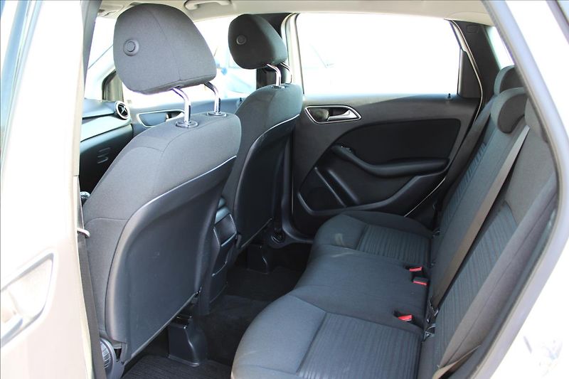 Mercedes-Benz Třídy B 180d  NAVI,serviska,MANUAL - fotka 26 z 31