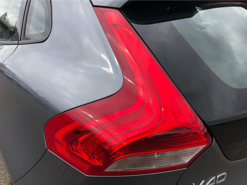 Volvo V40 D3 Cross Country - fotka 27 z 29