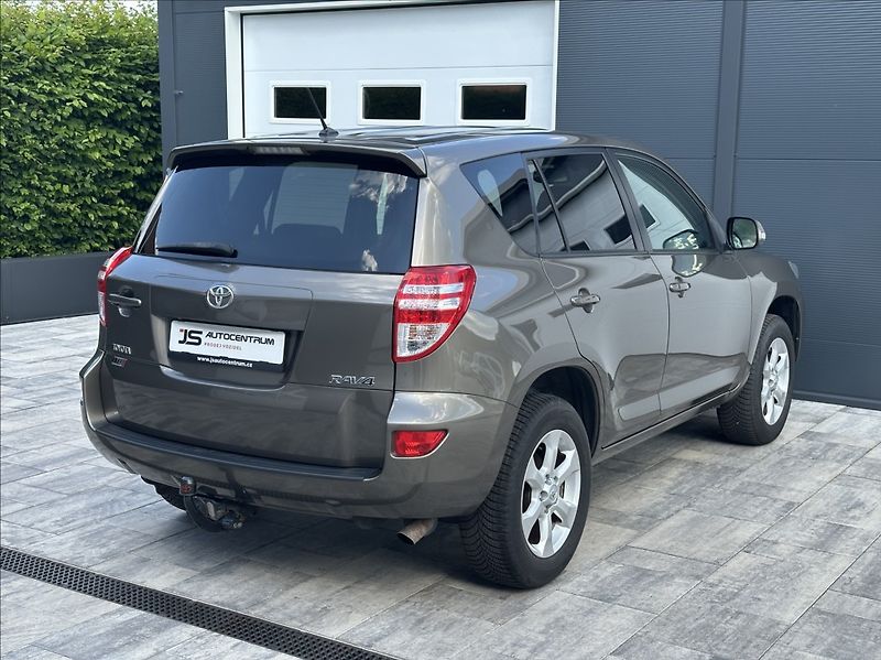 Toyota RAV4 2,0 158PS  Life A/T 4x4 - fotka 7 z 51