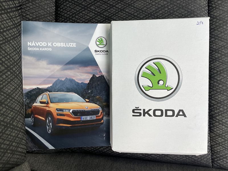 Škoda Karoq 2,0 TDI DSG Style Plus NAVI - fotka 20 z 25
